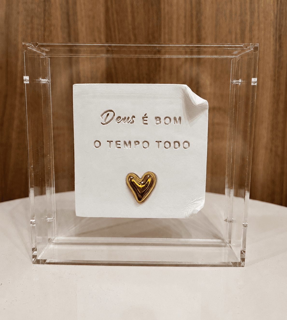 Quadro em acrílico com frase delicada em cerâmica fria